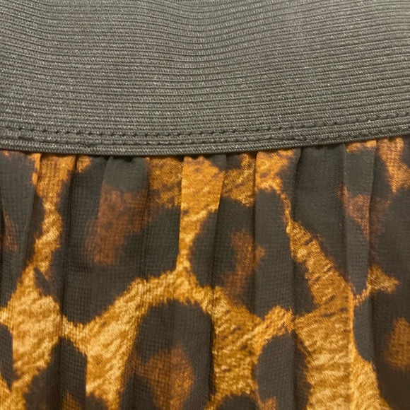 Hot Kiss Cheetah Animal Print Elastic Waist Accordion Folds MIDI Skirt Size XL - Picture 6 of 8